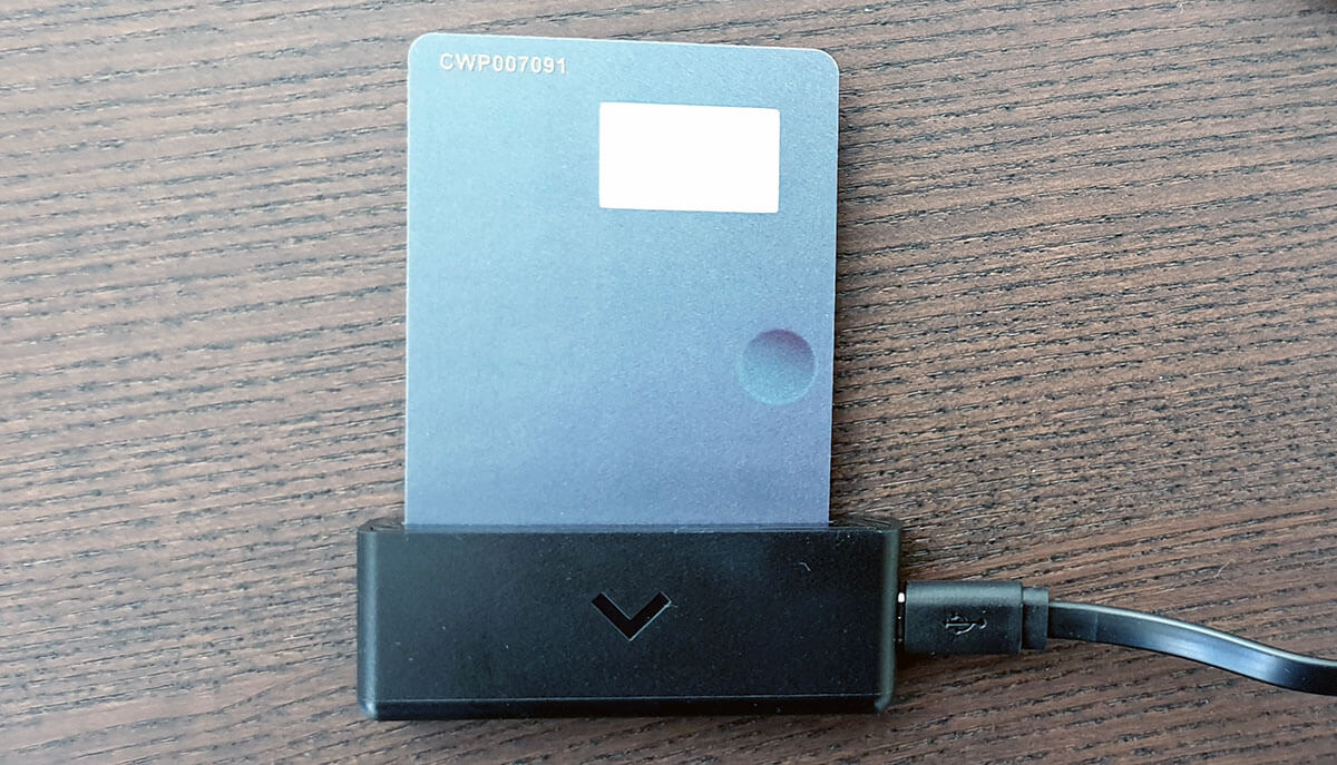 CoolWallet Pro Charger